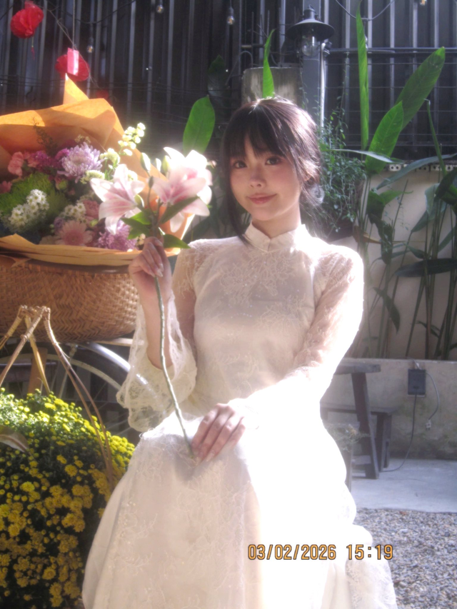 MC Yoonsul tung bộ ảnh áo dài mới, fan thích thú, rộn ràng chào đón không khí Tết gần kề- Ảnh 1.