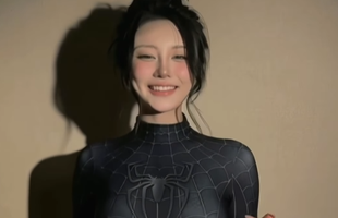 Cosplay nhện đen để "cà hẩy", nữ coser hút cả triệu view vì quá nóng bỏng photo 1770692723302 177069272365465501768 98 0 401 485 crop 1770698940496680292844png