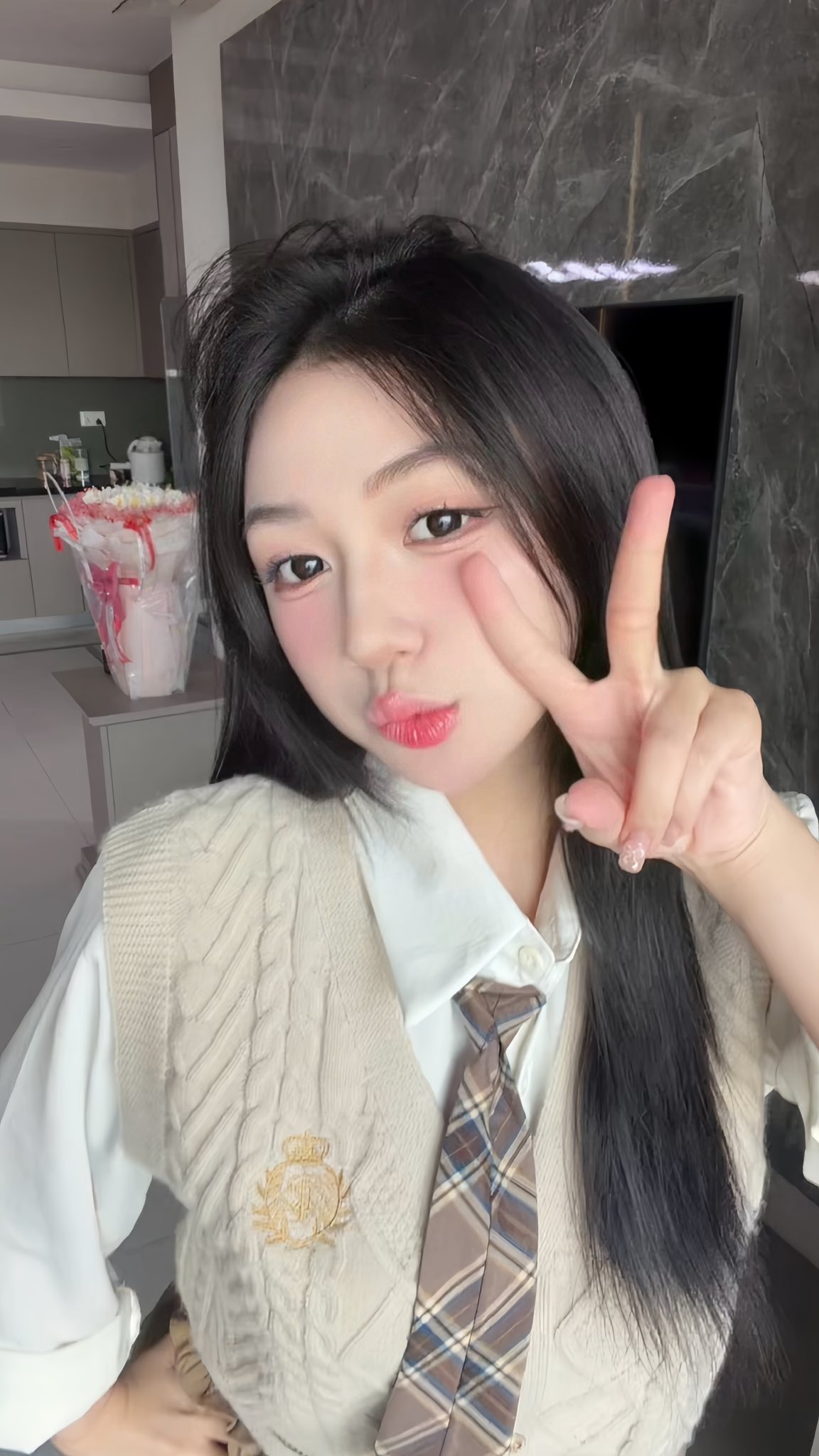 Trần Hà Linh lên tiếng sau bức ảnh