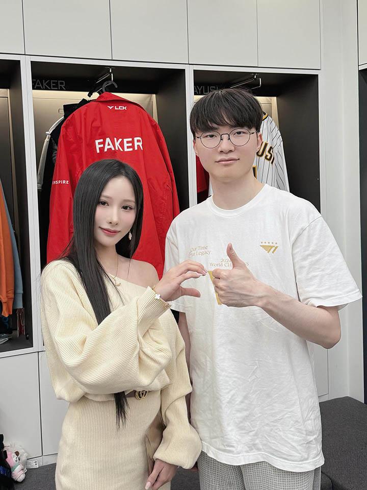 Ngay cả cosplayer “cực bén” này cũng không phải Quỷ Vương Faker “rung động”- Ảnh 4.