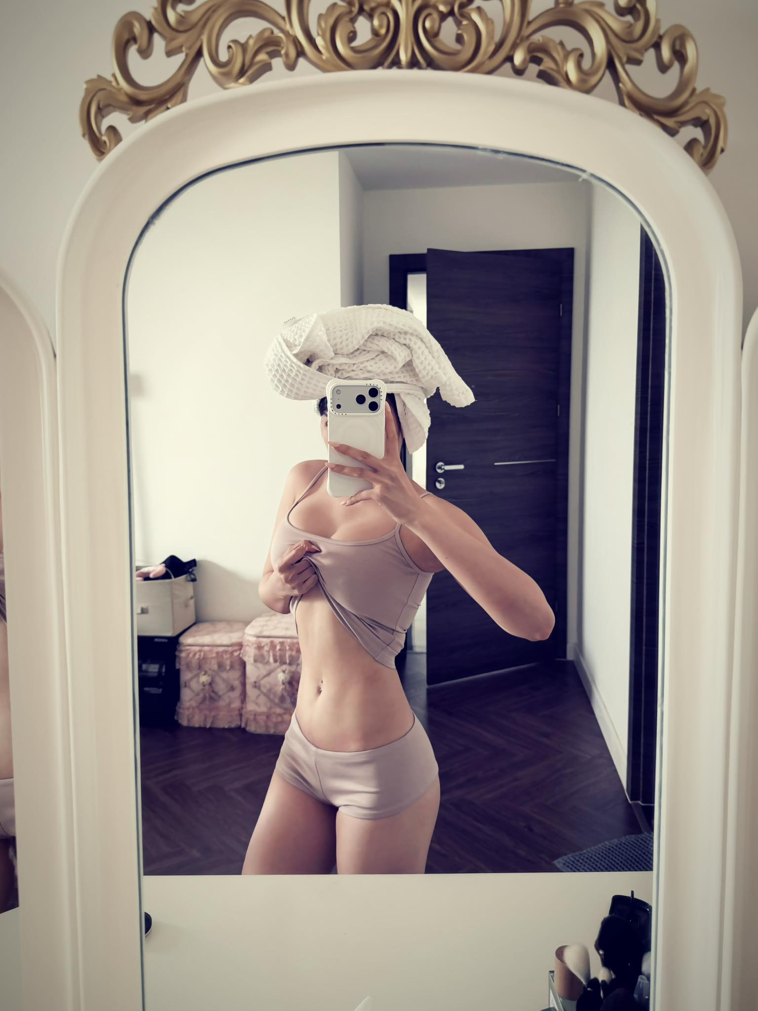 Đặt mục tiêu mới cho năm 2026, nữ gymer khiến anh em game thủ