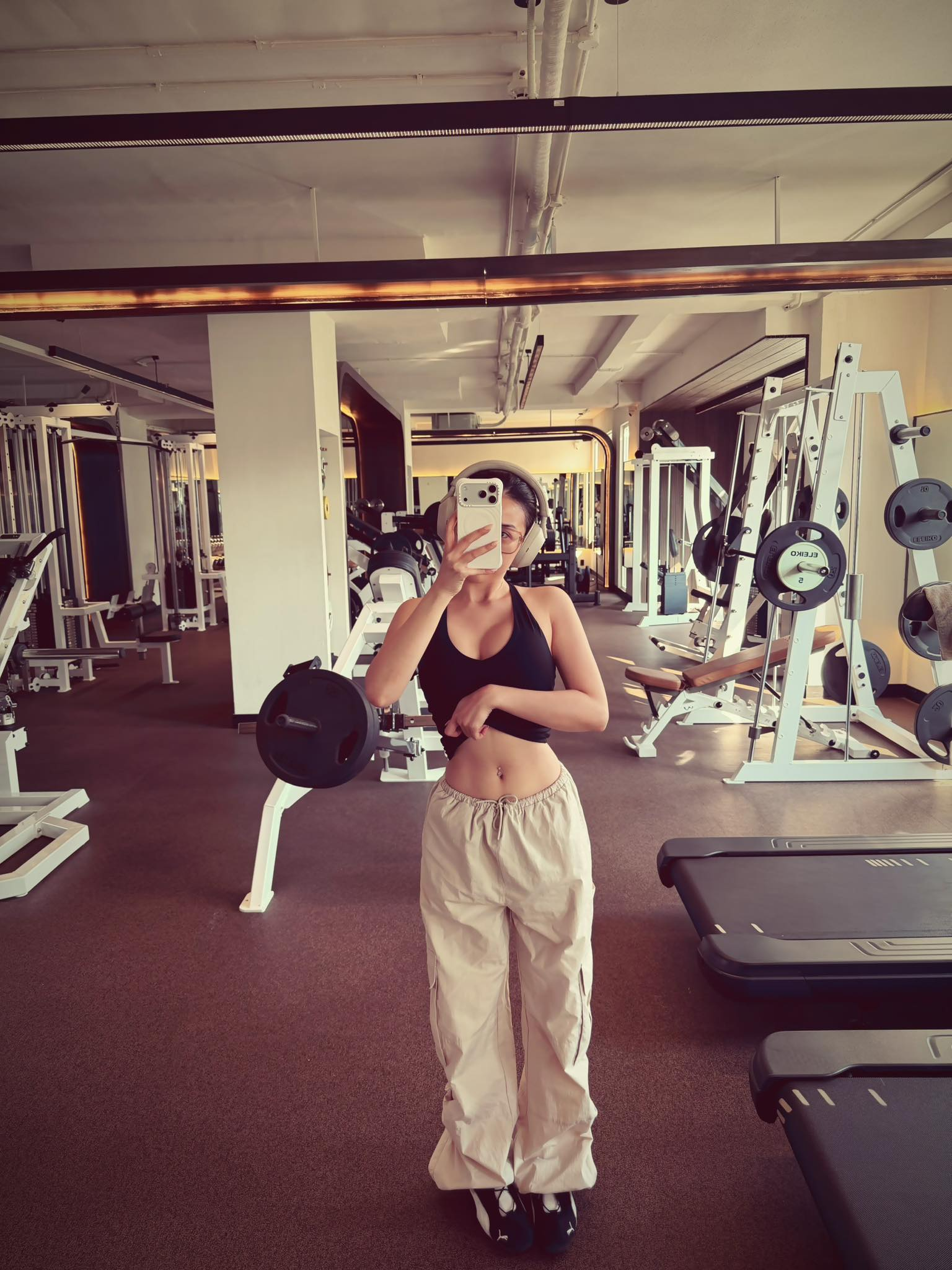 Đặt mục tiêu mới cho năm 2026, nữ gymer khiến anh em game thủ