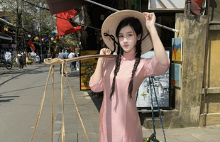 Du xuân Việt Nam, diện áo dài Tết, hot girl Thái Lan khiến CĐM thích thú, hết lời tán dương photo 1771082857403 1771082857595227431325 512 0 1472 1536 crop 17711344604461182730473png