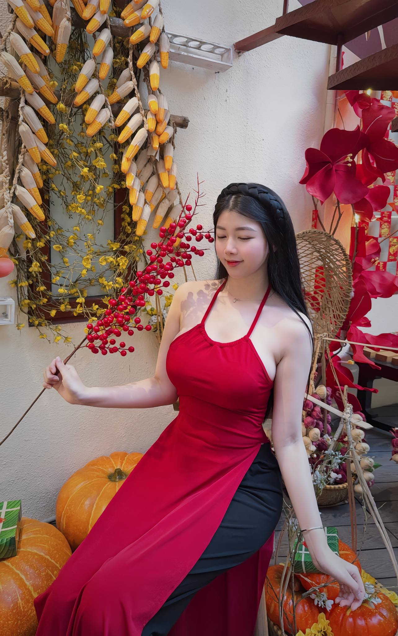 "Lên đồ" đón năm mới, hot girl xinh đẹp khiến vô số anh em game thủ "xuất khẩu" thành thơ photo 1771251251775 17712512525231431255571 1771251461285 1771251462482831819724 1771305991807 17713059954921692130491