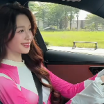 "Biến hình" thành siêu nhân để… lái xe, hot girl khiến người xem thích thú photo 1771345375323 17713453777851858850148 97 0 293 314 crop 17713925081931883193672png