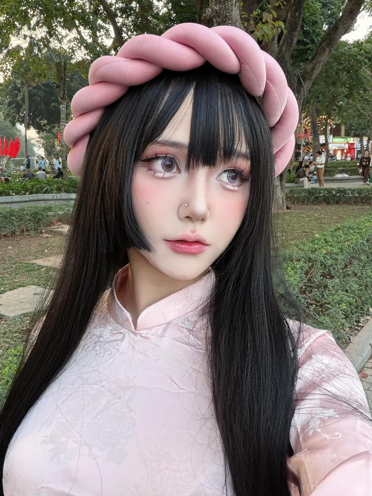 "Thoát vai" nữ coser quyến rũ, Cigw Pols ghi điểm tuyệt đối với bộ ảnh áo dài đón Tết dịu keo photo 1771421019802 1771421021282963712660 1771421180198 17714211807702072608448 1771474279845 17714742805181227288331