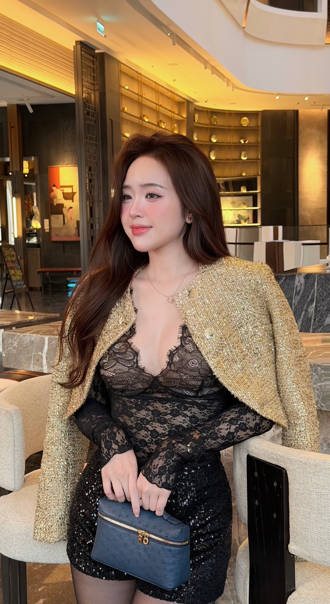 Hết Tết, hot girl Lê Phương Anh lên đồ