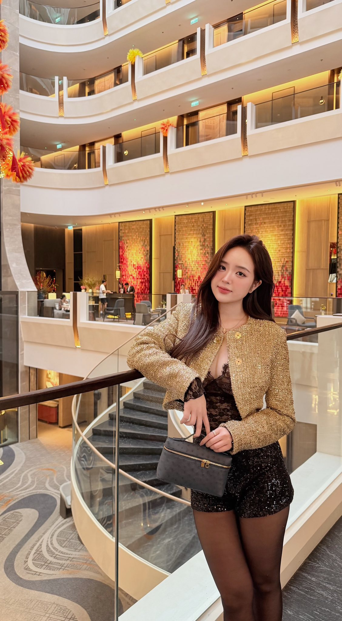 Hết Tết, hot girl Lê Phương Anh lên đồ