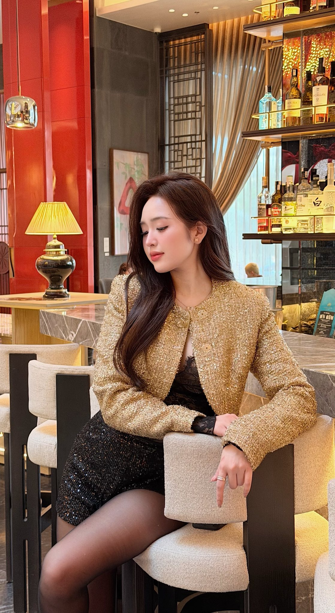 Hết Tết, hot girl Lê Phương Anh lên đồ