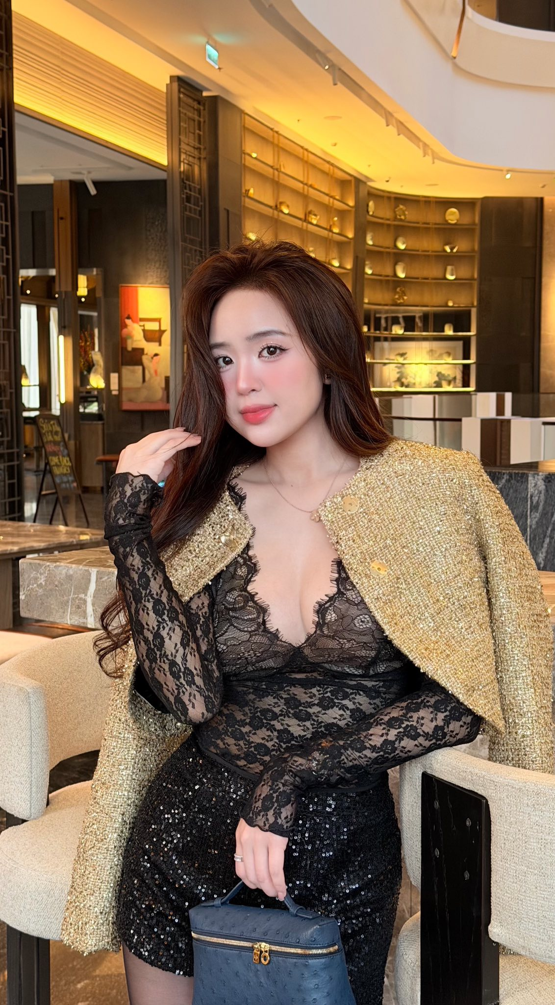 Hết Tết, hot girl Lê Phương Anh lên đồ