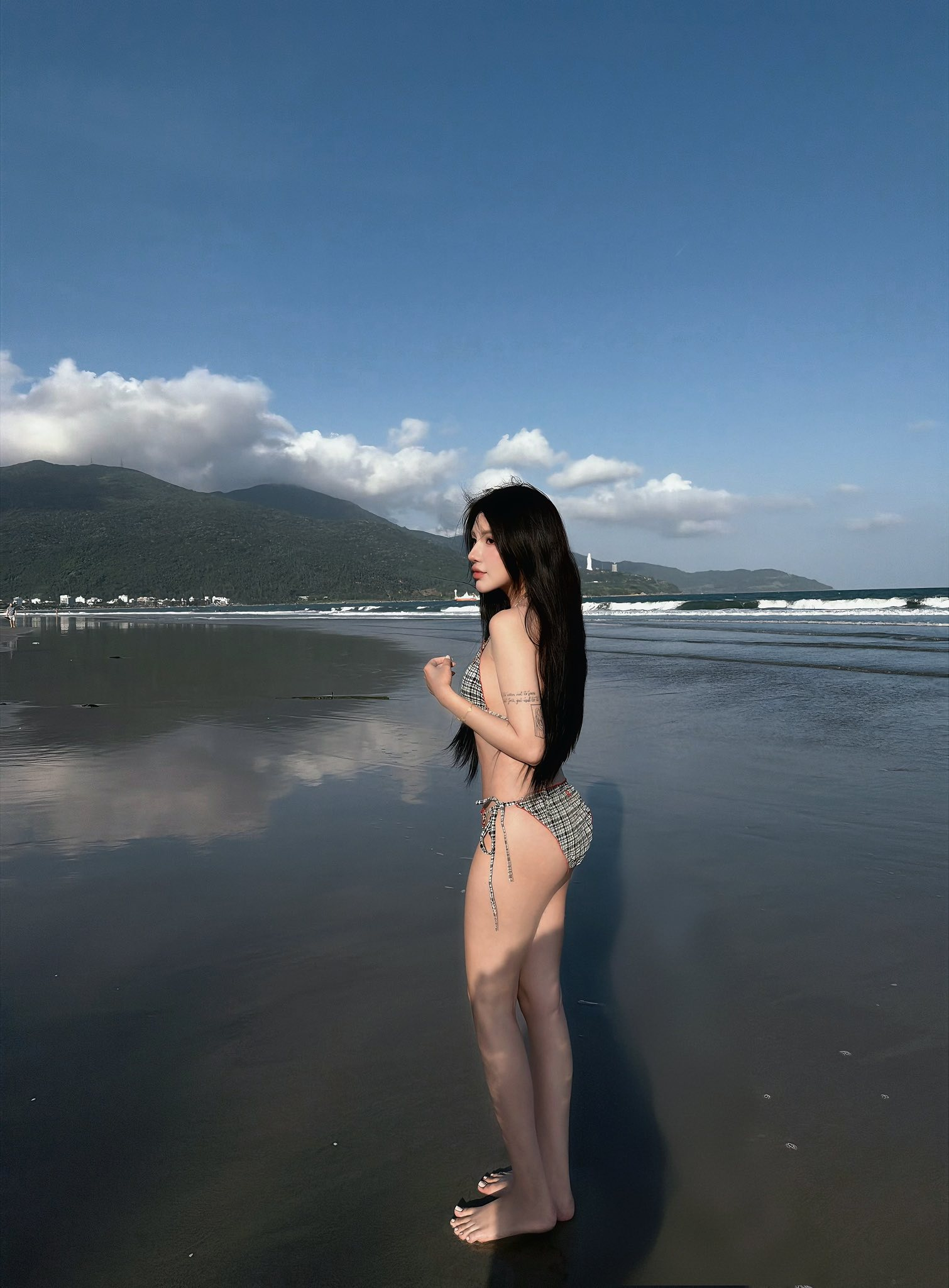 "Còn mùng là còn Tết", hot girl xinh đẹp tự tin "níu kéo" ngày Xuân bằng bộ ảnh thả dáng mãn nhãn photo 1771919135904 1771919136254386798926 1771919375070 1771919375474608693652 1771926707093 1771926707316214682998