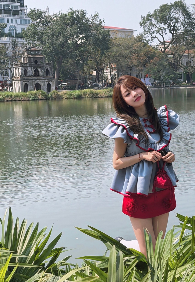 "Thoát Tết", hot girl Hà Kim hóa cô sinh viên cực dễ thương khiến anh em rung động photo 1771987993918 17719880002222066834605 1771988172453 177198817271665274080 1771994419260 17719944195161591160251