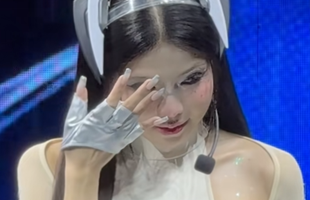 Văn Tùng khiến Mai Dora khóc nấc trên sân khấu? Cộng đồng mạng hốt hoảng không rõ chuyện gì đang xảy ra? photo 1772178305638 1772178305943261024361 109 0 420 498 crop 17721858817481879385534png