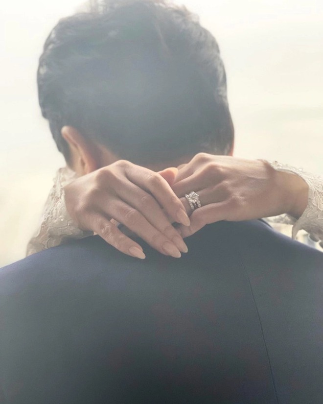 Không còn nhận ra nữ ca sĩ đình đám bị chồng doanh nhân