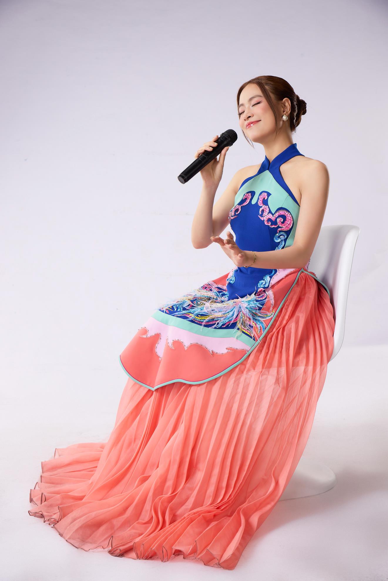 Sản phẩm “Nhìn lại” 30 năm rực rỡ của Hoàng Thùy Linh ra mắt vào dịp Tết Nguyên Đán- Ảnh 3.