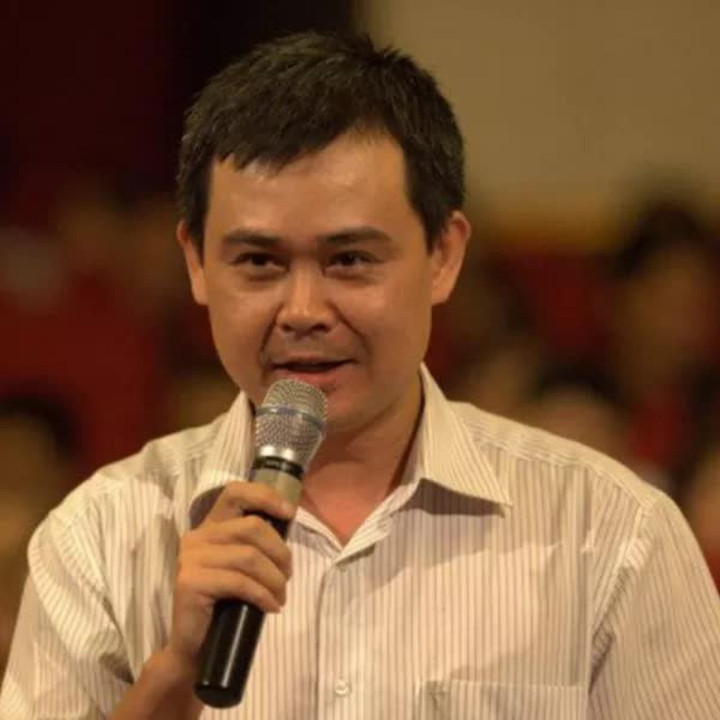 Nam NSƯT chuyên vai