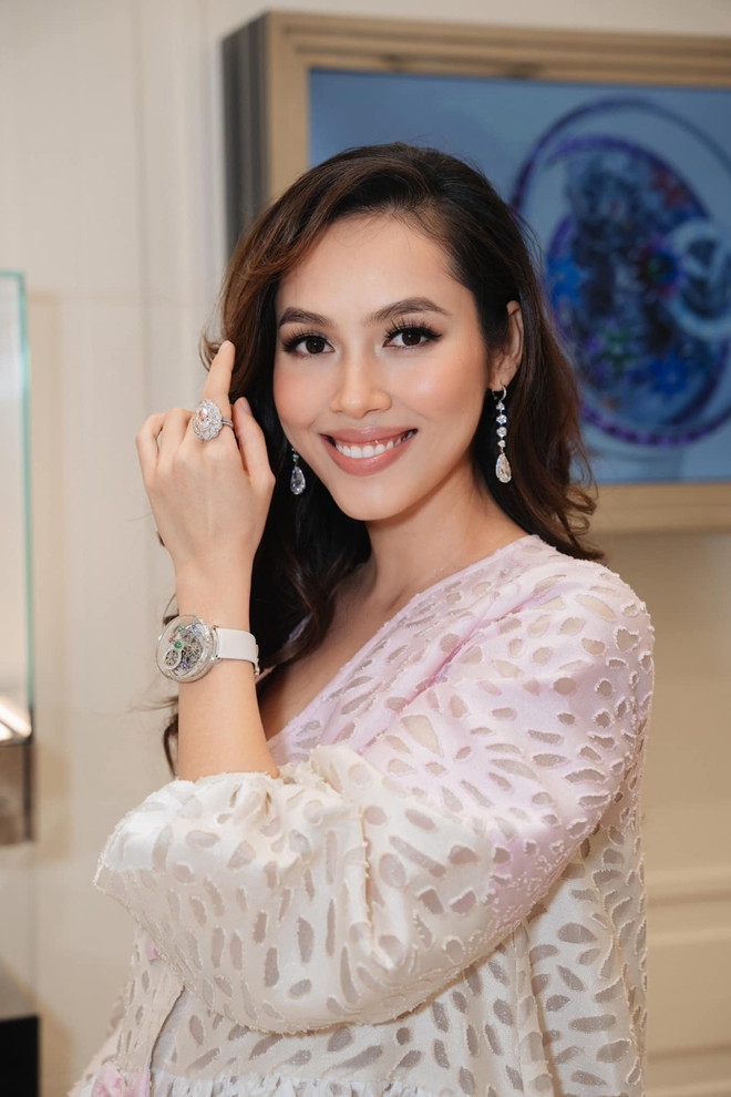 Việc đầu tiên Á hậu 9x làm khi trở về Việt Nam hậu chia tay chồng Việt kiều- Ảnh 5.