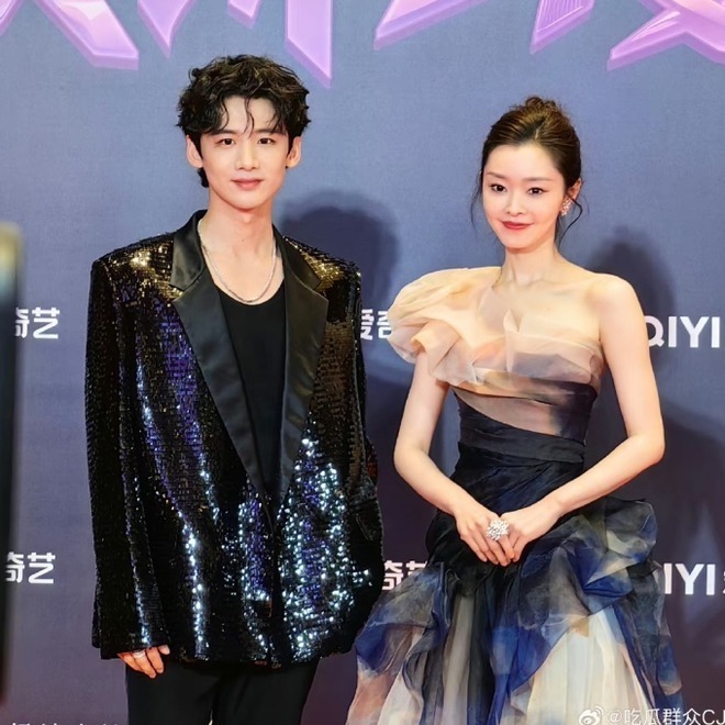 Không phải 1, có đến 2 cặp chị - em cực phẩm showbiz đã