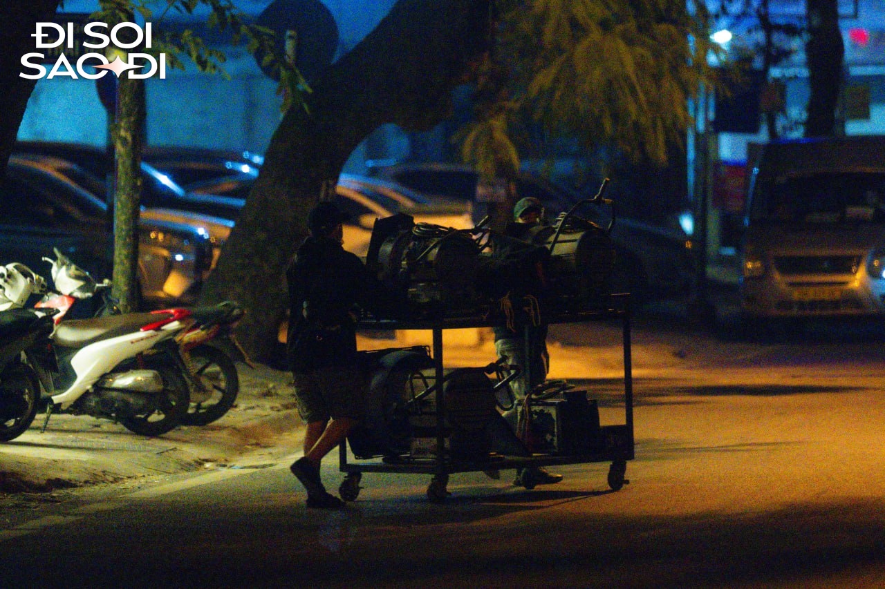 Zoom cận trường quay phim mới của Suzy - Kim Seon Ho ở Hà Nội- Ảnh 3.