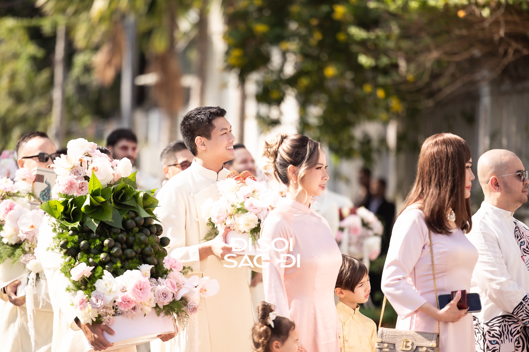 Tiên Nguyễn bất ngờ bị