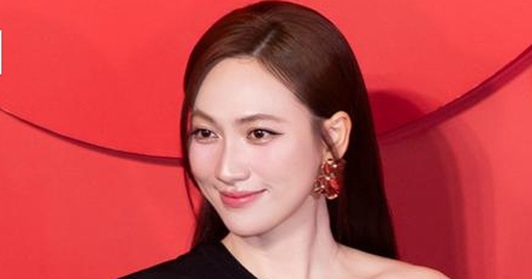 Vbiz có duy nhất 1 mỹ nhân ai đứng cạnh cũng thành tàng hình: Visual như tranh vẽ, thua Hoa hậu mỗi cái vương miện photo0001 88 1770912430744 17709124309531529484897 52 238 284 680 crop 1770912583912871669633jpg