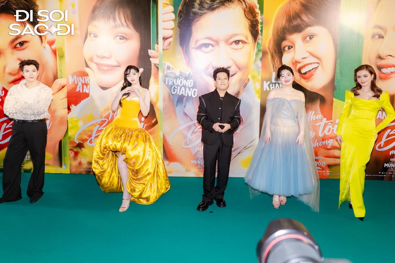 Thảm đỏ HOT nhất hôm nay: Nhã Phương - Midu đẹp mướt mượt thấy là mê, Hiền Hồ nhợt nhạt kém sắc không ngờ- Ảnh 1.