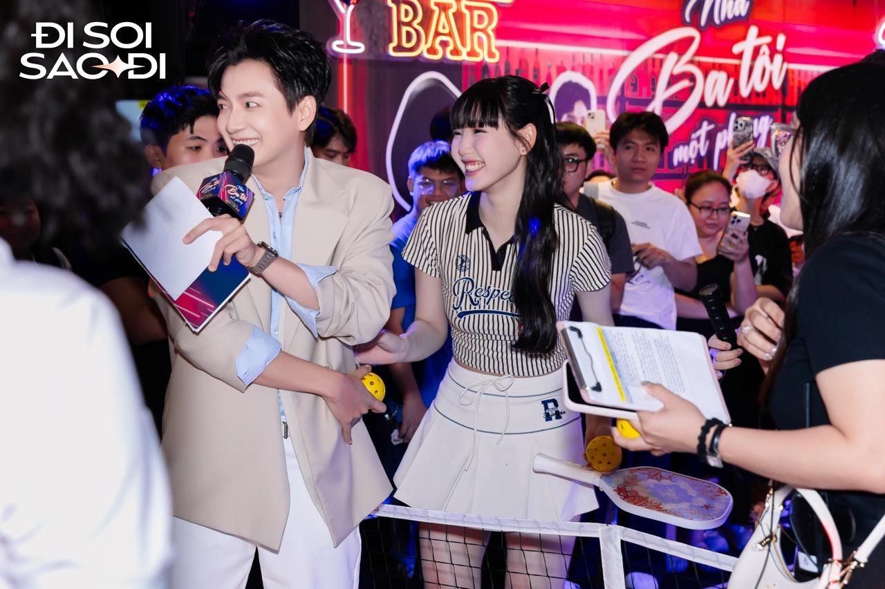 Danh tính cô gái vừa bước ra sân pickleball đã khiến tất cả xuýt xoa: Danh tính cô gái vừa bước ra sân pickleball đã khiến tất cả xuýt xoa: