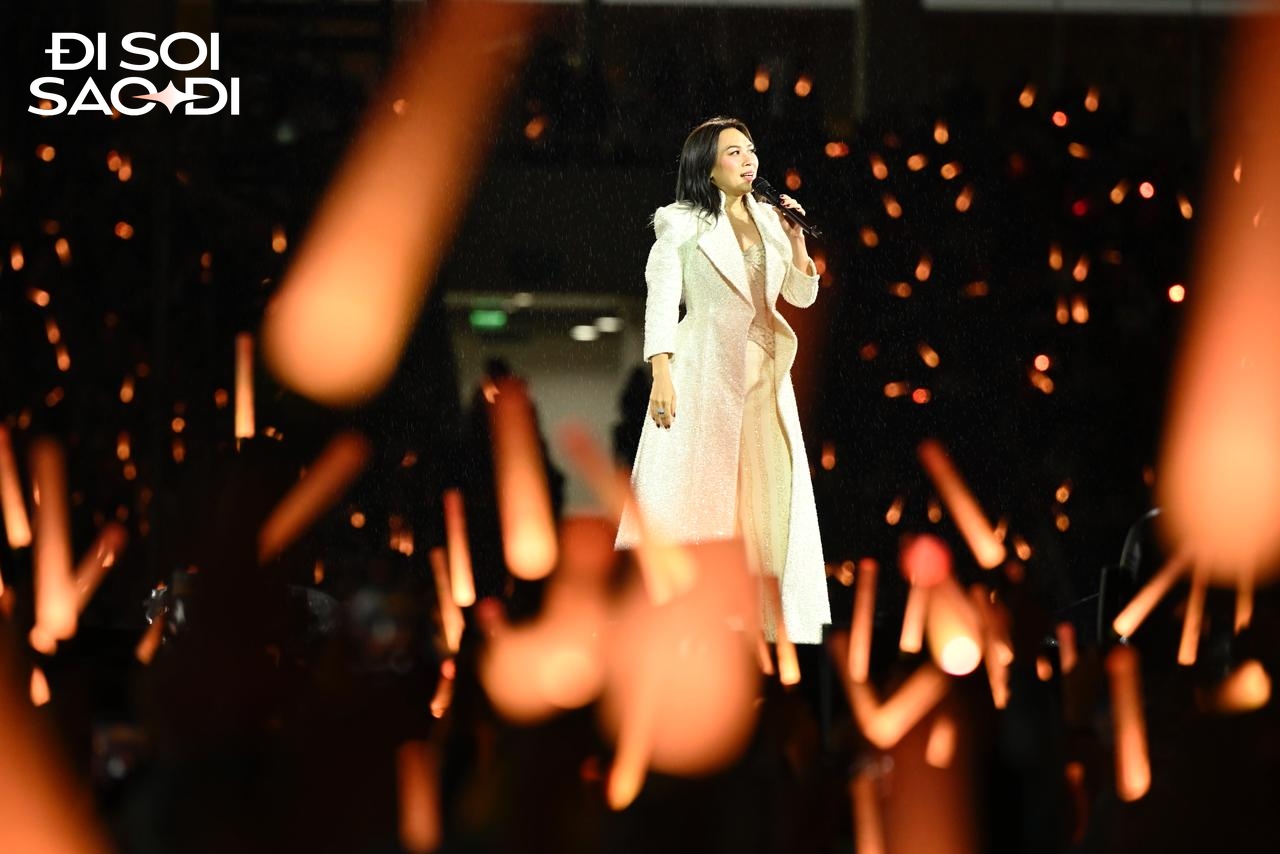 Mỹ Tâm công khai danh tính người đàn ông bí mật giữa live concert- Ảnh 1.