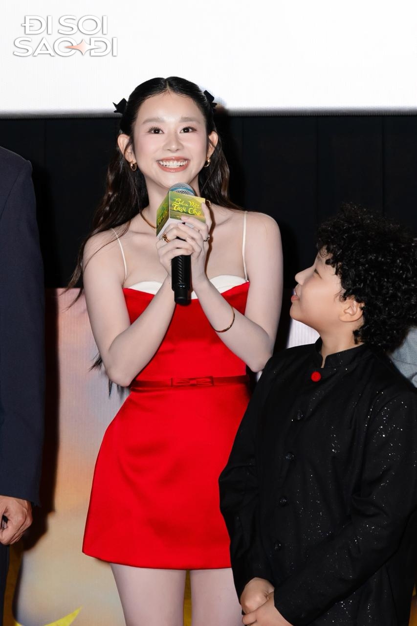 Bắt gặp Phương Anh Đào khoác tay trai lạ cực tình tứ, hoá ra là crush quốc dân điển trai ăn đứt Tuấn Trần- Ảnh 11.