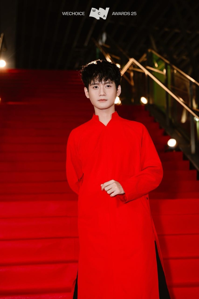 Dàn sao Mưa Đỏ khoe visual cháy khét trên thảm đỏ WeChoice Awards 2025, Steven Nguyễn chấp hết mọi cam thường- Ảnh 3.