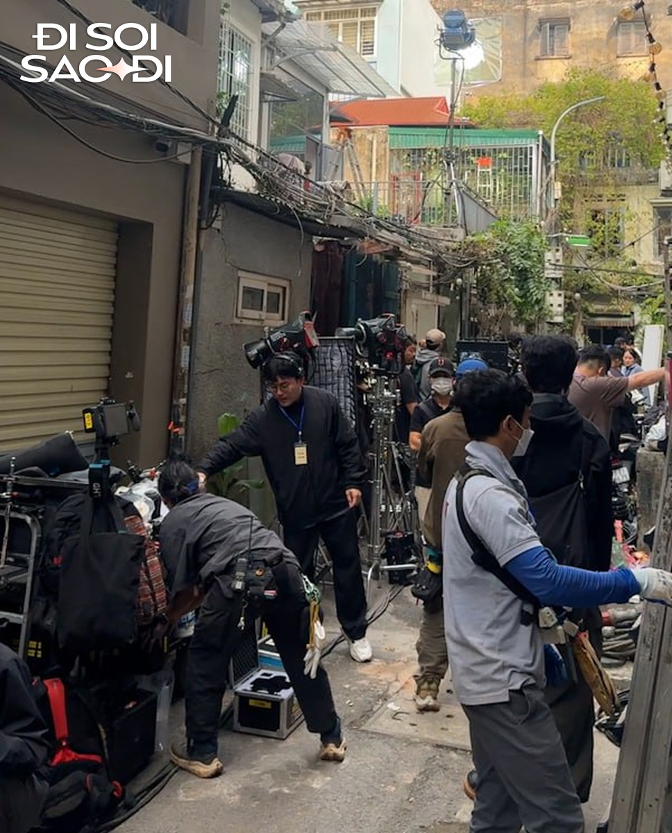 Zoom cận trường quay phim mới của Suzy - Kim Seon Ho ở Hà Nội- Ảnh 5.