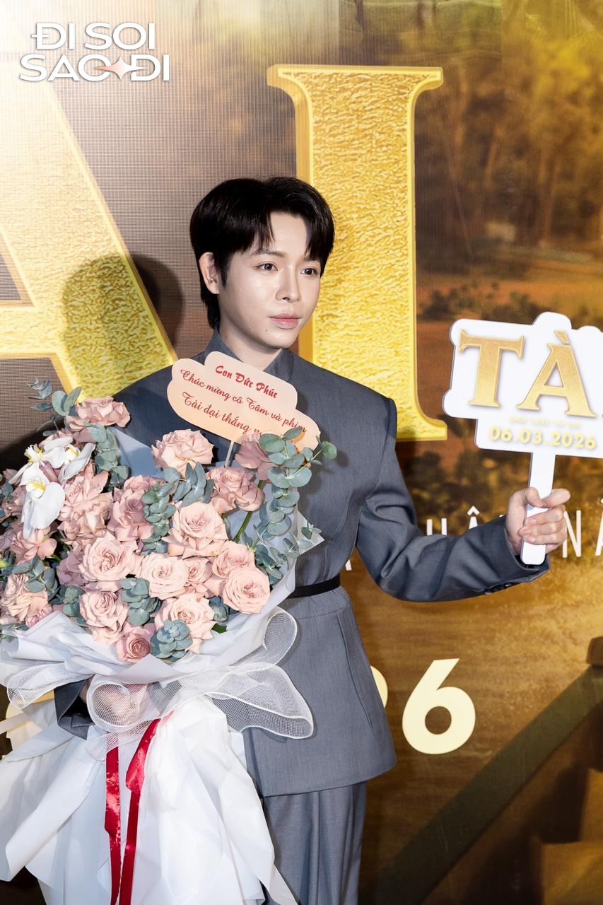 Thảm đỏ HOT nhất hôm nay: Mỹ Tâm - Mai Tài Phến mắc công khai lắm rồi, Noo Phước Thịnh - MONO so kè visual tưng bừng- Ảnh 13.