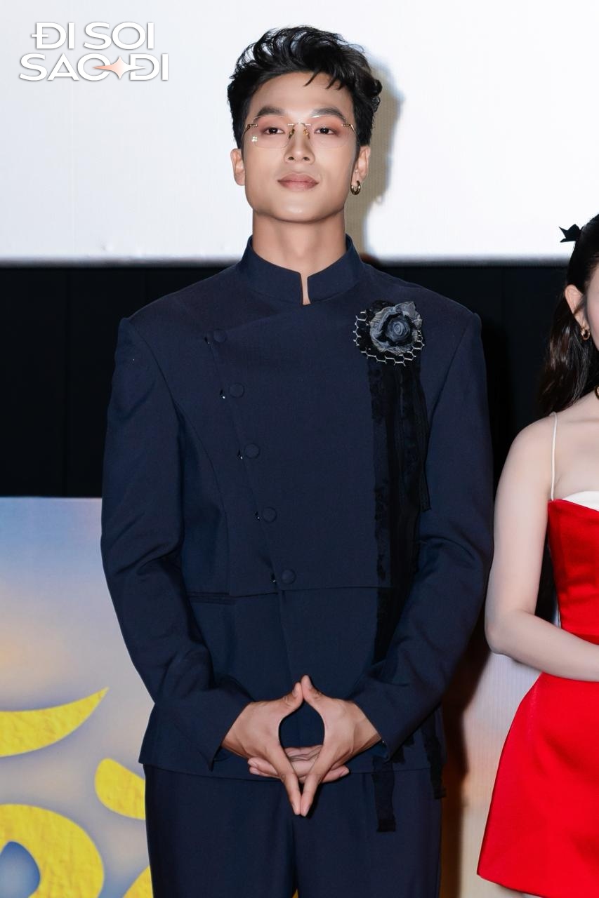 Bắt gặp Phương Anh Đào khoác tay trai lạ cực tình tứ, hoá ra là crush quốc dân điển trai ăn đứt Tuấn Trần- Ảnh 10.