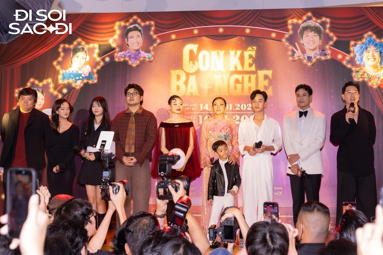 Thảm đỏ HOT nhất hôm nay: Ngọc Trinh xinh phát sáng, HIEUTHUHAI - Karik đẹp thế này biết chọn anh nào- Ảnh 1.