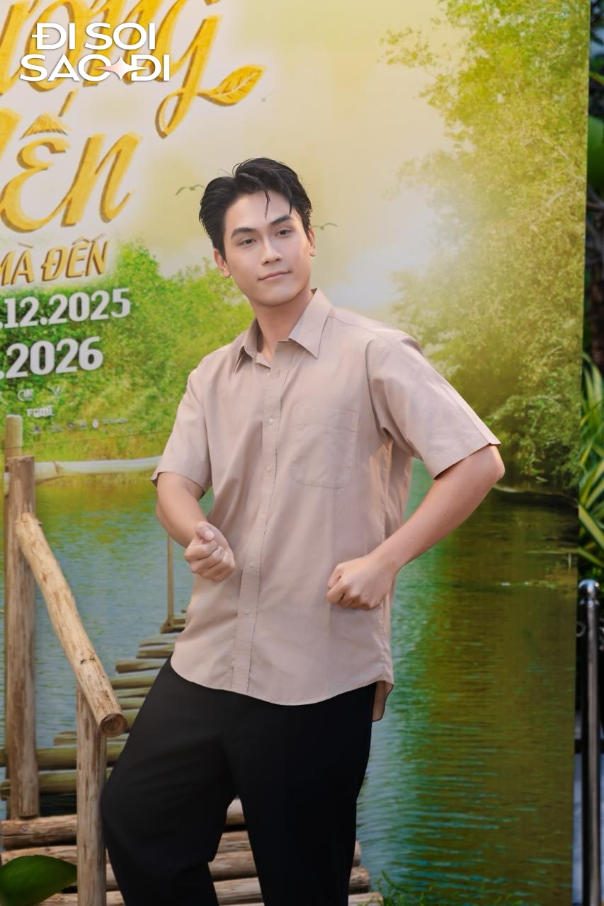 Cặp sao Việt công khai bồng bế nhau gây bão MXH: Nhà gái xinh như mộng, nhà trai lộ rõ vẻ si mê khó chối cãi- Ảnh 2.