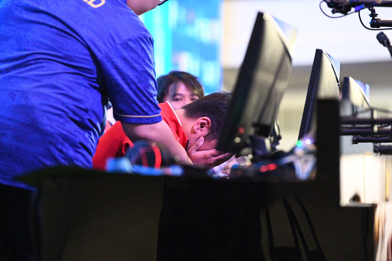 Tuyển thủ Việt Nam gục đầu bật khóc vì vụt mất HCV Audition,