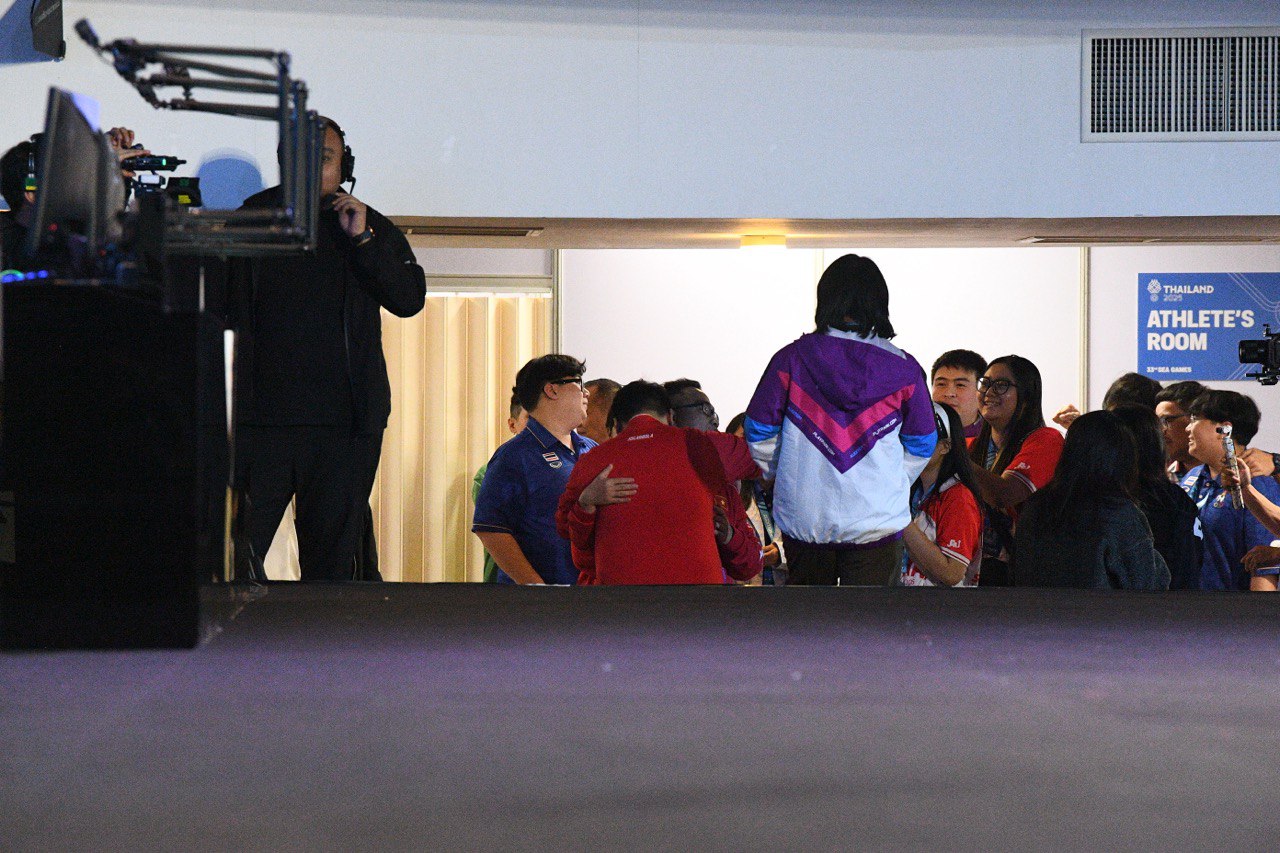 Tuyển thủ Việt Nam gục đầu bật khóc vì vụt mất HCV Audition,