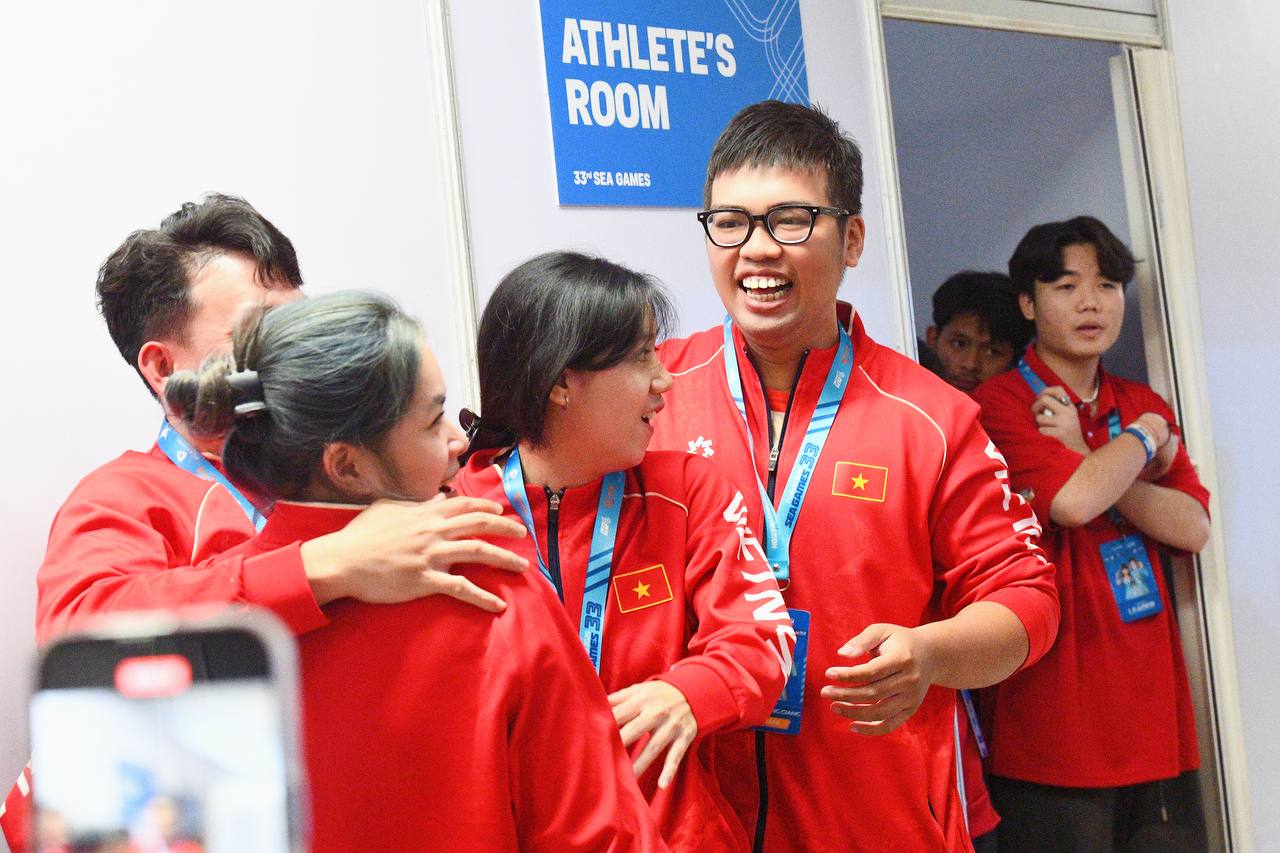 Tuyển thủ Việt Nam gục đầu bật khóc vì vụt mất HCV Audition,