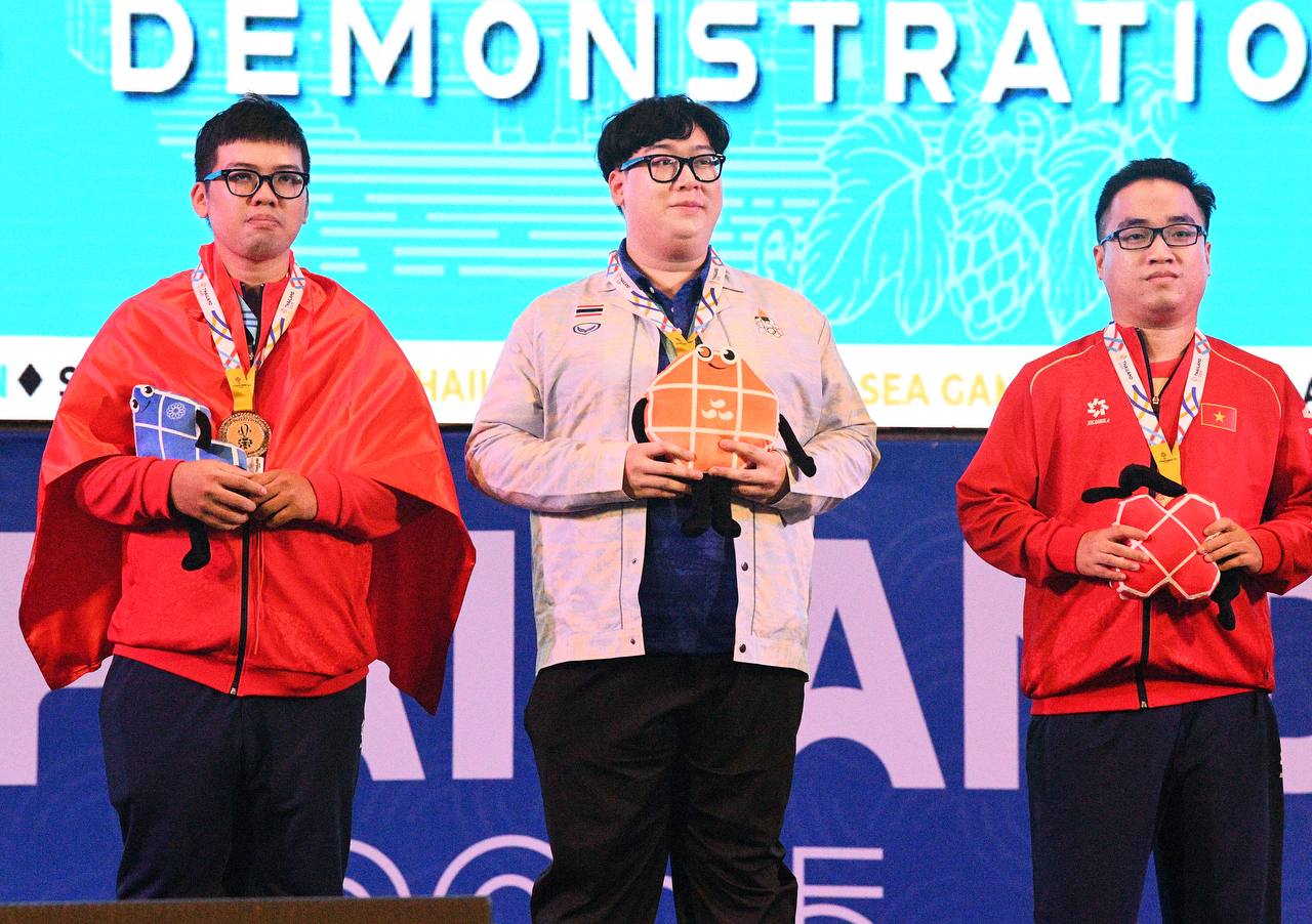 Tuyển thủ Việt Nam gục đầu bật khóc vì vụt mất HCV Audition,