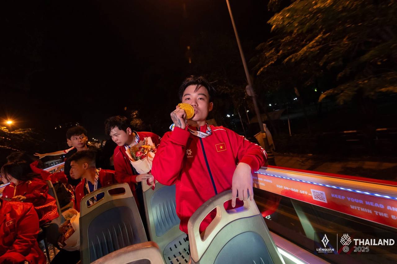 Từ cậu bé không biết chữ, chàng phụ bếp đến biểu tượng Esports: Những câu chuyện cổ tích có thật của game thủ Việt- Ảnh 6.