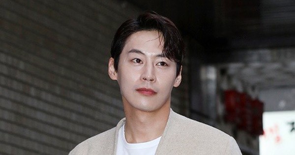 Bài đăng cuối cùng đầy ám ảnh của nam thần Cười Lên Dong Hae trước khi đột ngột qua đời photo2026 02 1116 33 18 17708088467001743883941 0 0 288 550 crop 1770808868303640777766jpg