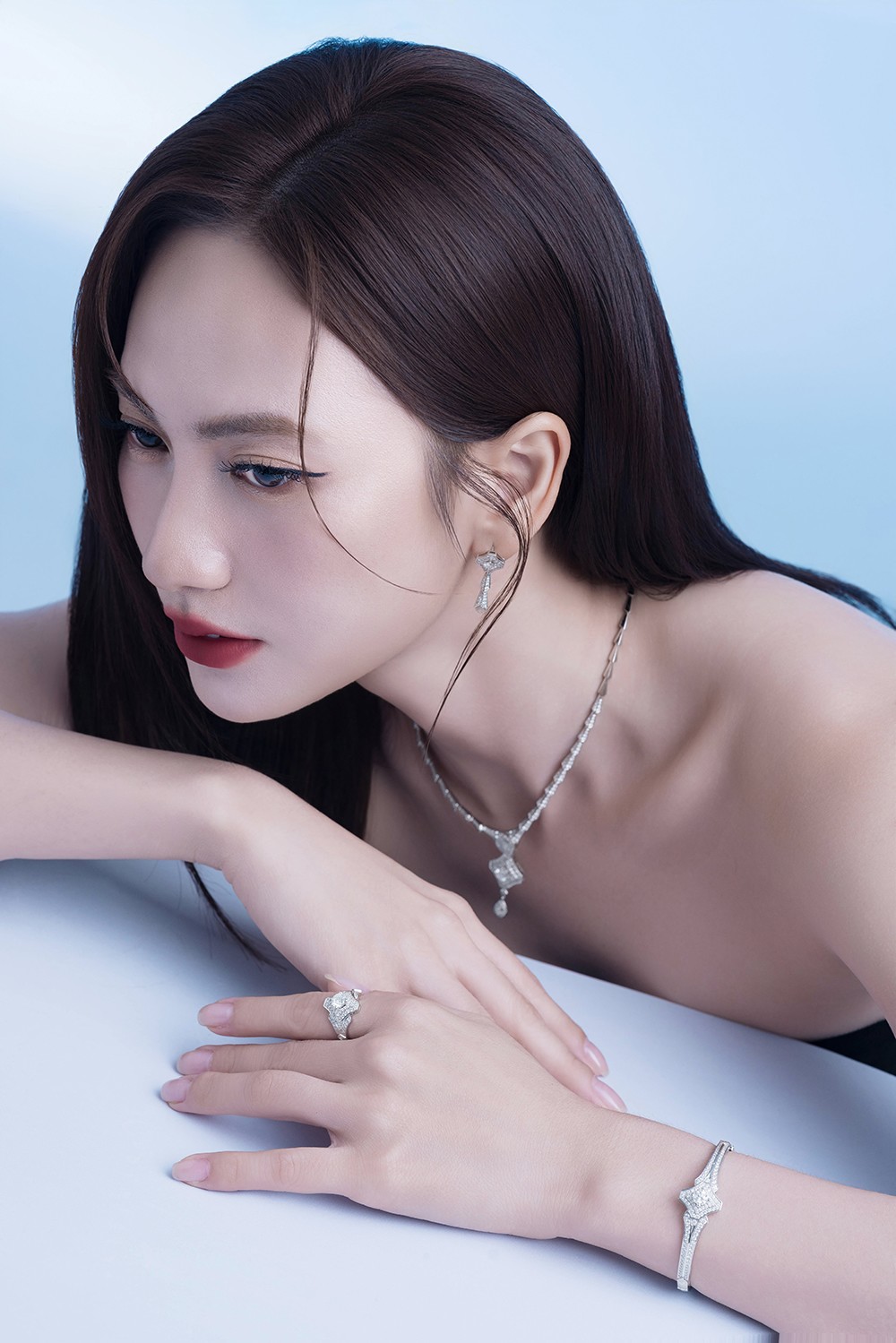 Phương Anh Đào: Nhan sắc chín muồi ‘gấp đôi visual’ với trang sức kim cương PNJ - 3