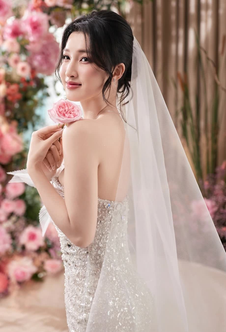 Đám cưới Á hậu Phương Nhi và thiếu gia: Cô gái được mong chờ nhất liệu có góp mặt?- Ảnh 2.