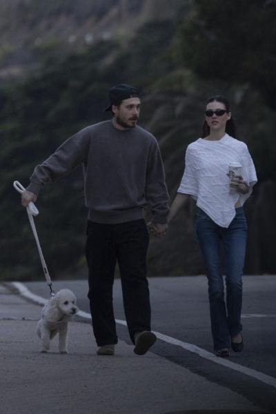 Brooklyn đã chịu lộ diện sau màn đấu tố bố mẹ, thái độ như xát thêm muối vào nhà Beckham- Ảnh 1.