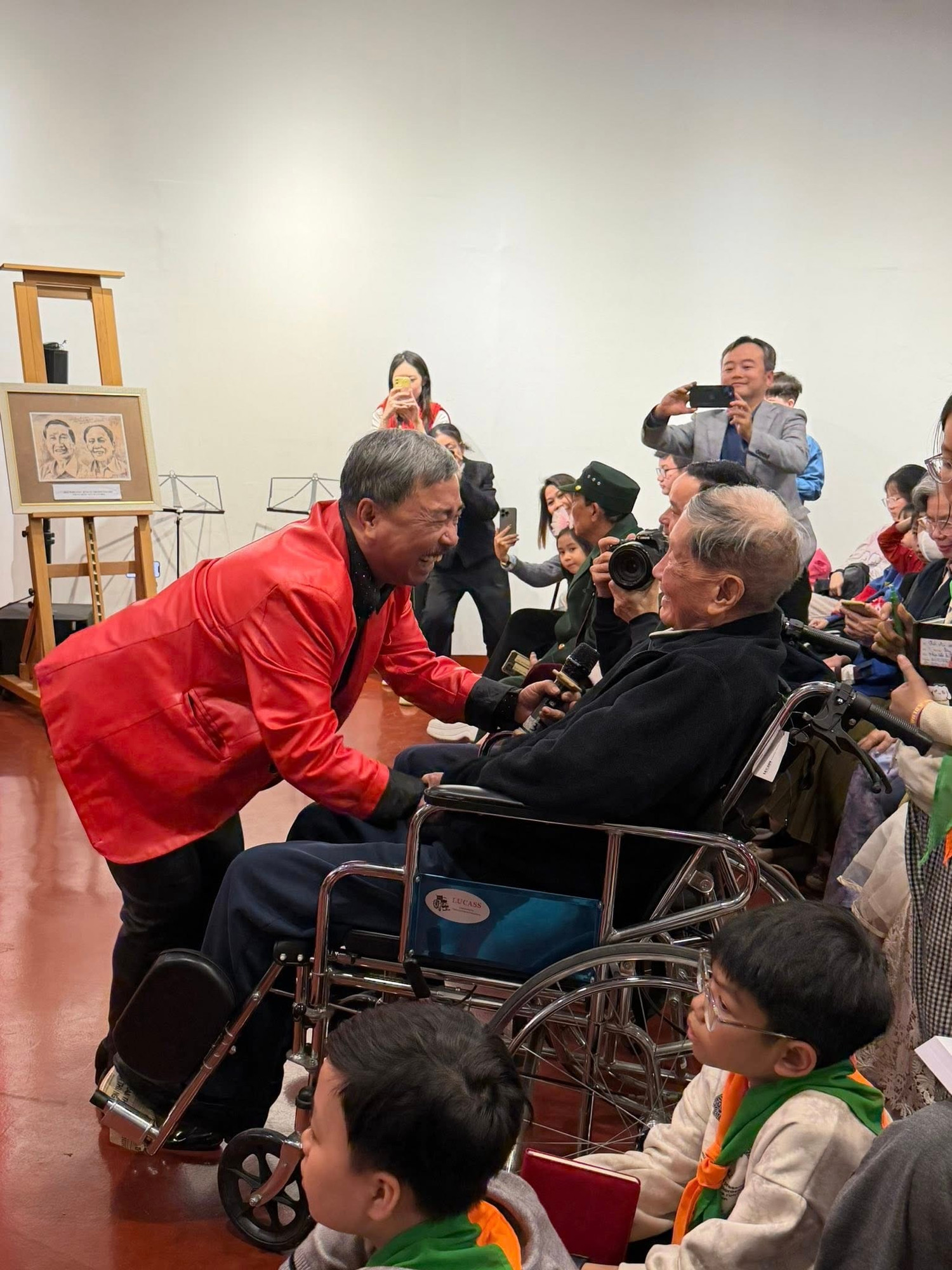 Nhạc sĩ ở nhà tập thể phố Vạn Bảo, Hà Nội: U100 vẫn nhận giải thưởng khủng và mối tình sâu nặng với vợ- Ảnh 3.