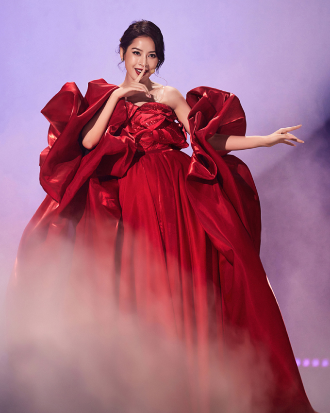 Mỹ nhân đẹp nhất Việt Nam: Nhan sắc ngày càng siêu thực, một lần “chiến” quốc tế thay đổi cả bộ mặt Vbiz- Ảnh 5.