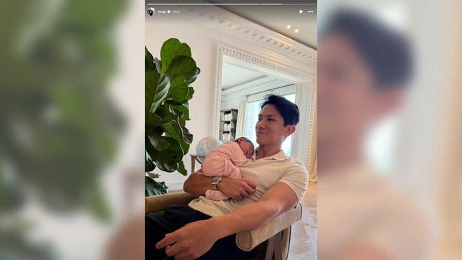 Con gái Hoàng tử Brunei chào đời: Khi cả bố và mẹ đều là