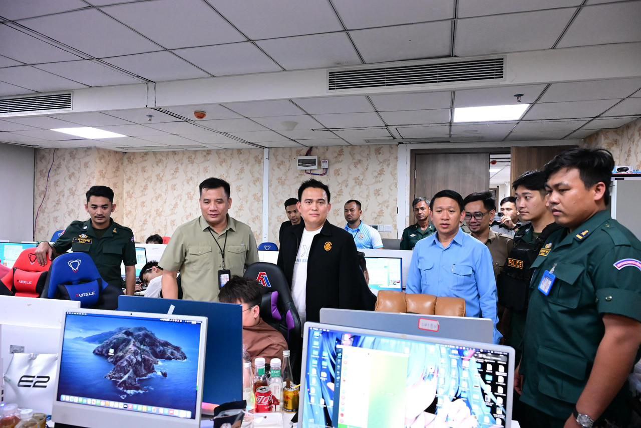 Campuchia đánh mạnh tụ điểm