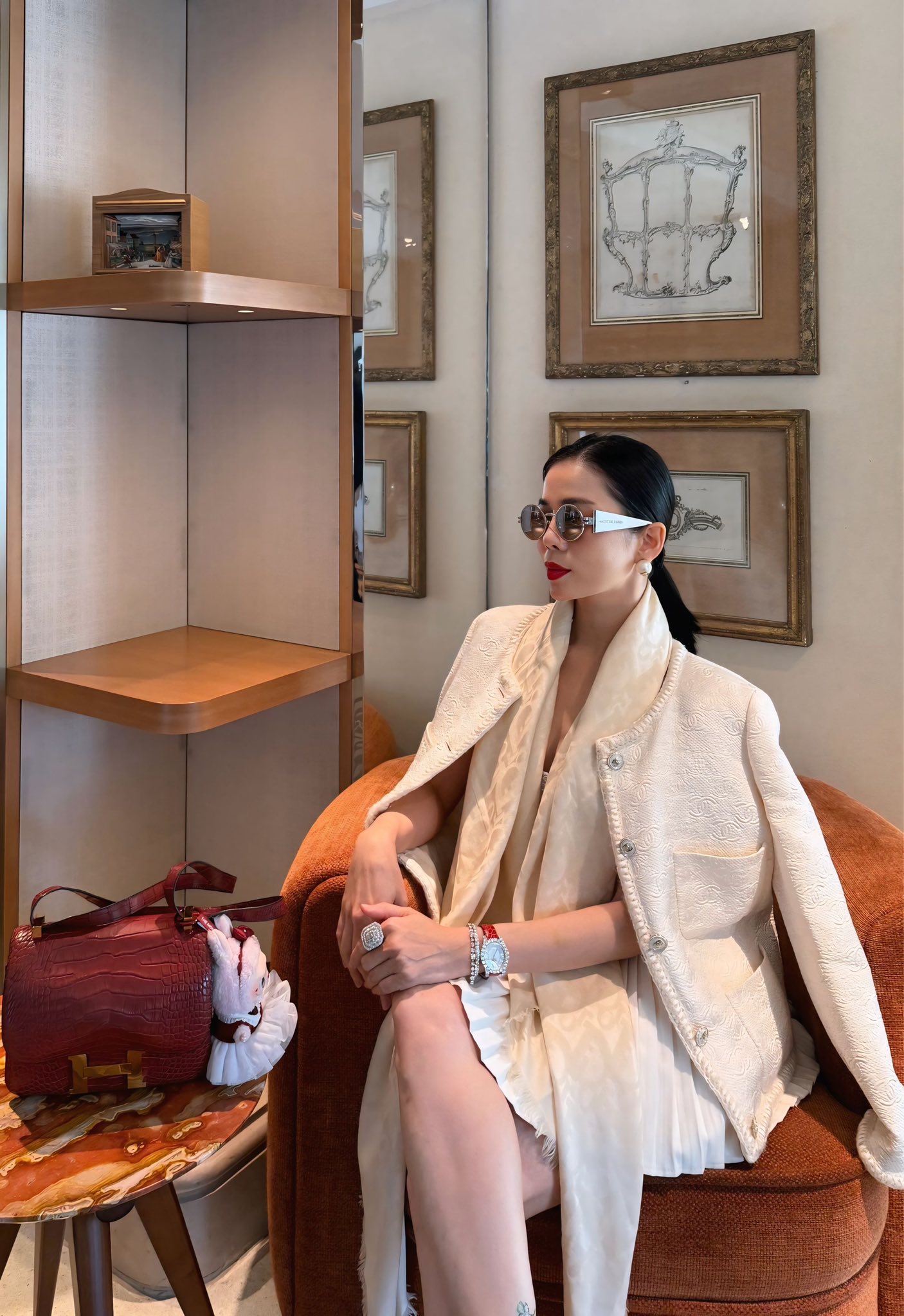 Từ chuyện Lệ Quyên văng tục: Cái