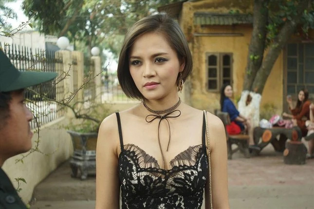 Mỹ nhân Việt được Bộ Quốc Phòng khen thưởng: Đóng tận 5 phim top 1 rating cả nước, nhan sắc thăng hạng dữ dội- Ảnh 2.